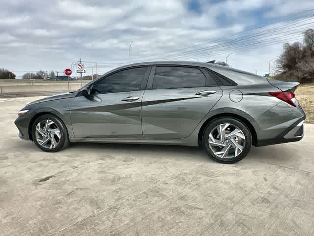 Thumbnail: 2025 Hyundai Elantra - 4