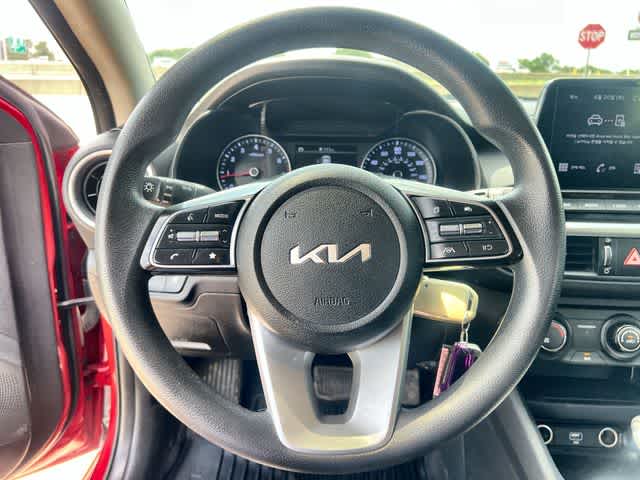 Thumbnail: 2022 Kia Forte - 16