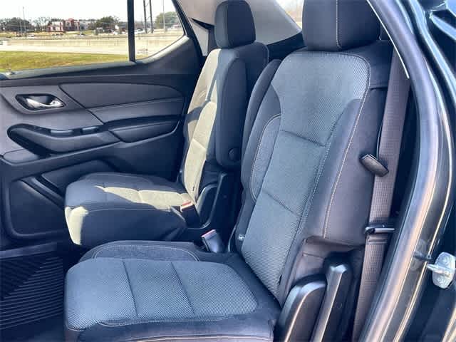 Thumbnail: 2021 Chevrolet Traverse - 14