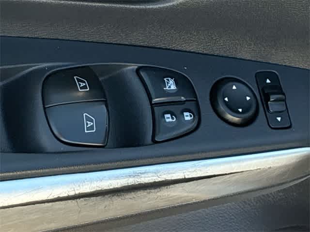 Thumbnail: 2018 Nissan Kicks - 30