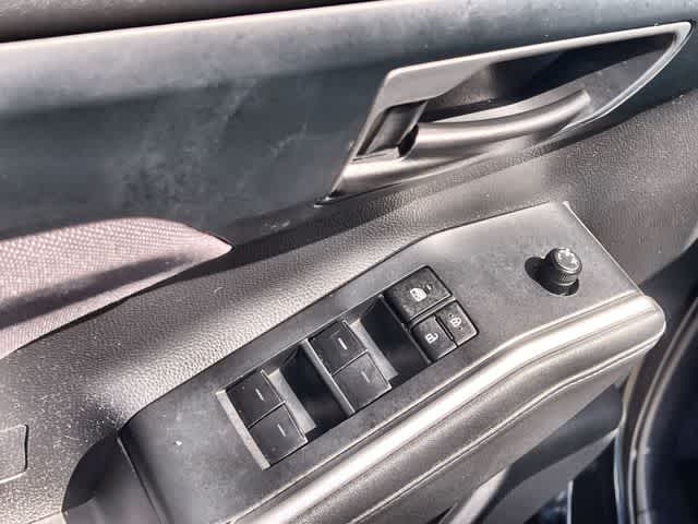 Thumbnail: 2022 Toyota Highlander - 30