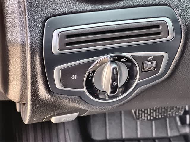 Thumbnail: 2016 Mercedes-Benz C-Class - 28