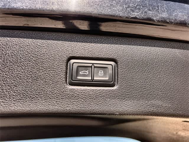 Thumbnail: 2017 Audi Q7 - 34