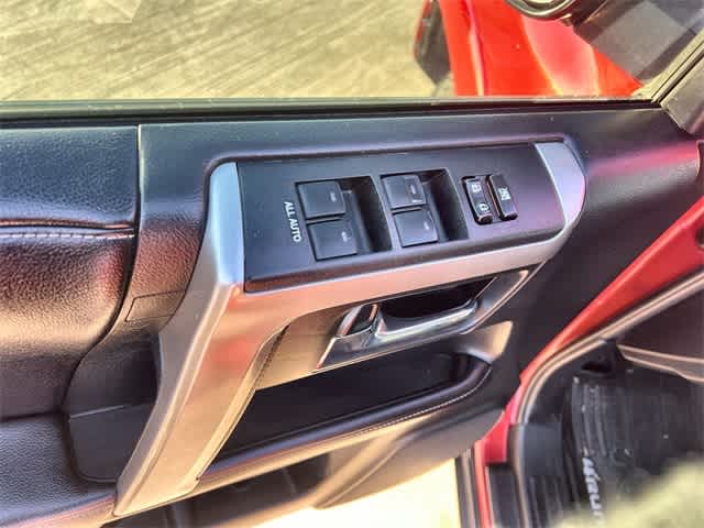 Thumbnail: 2016 Toyota 4Runner - 29