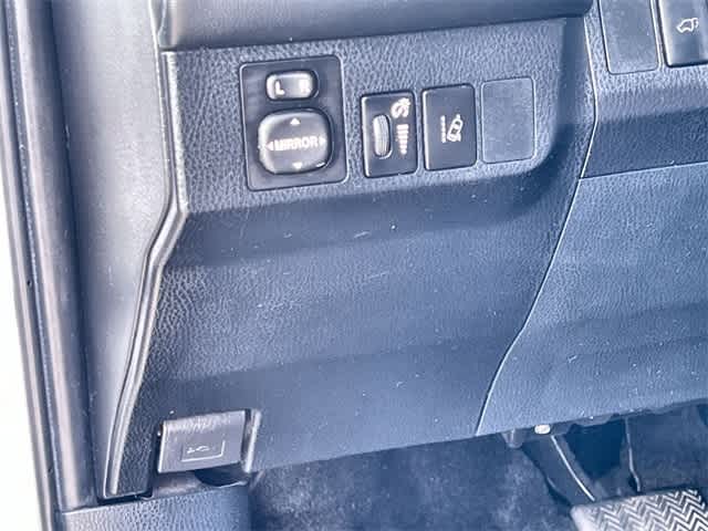 Thumbnail: 2018 Toyota RAV4 - 29