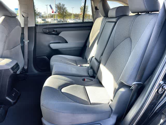 Thumbnail: 2024 Toyota Highlander - 14