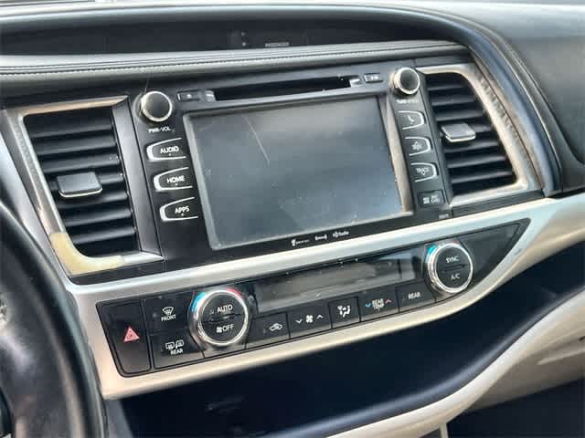 Thumbnail: 2017 Toyota Highlander - 18