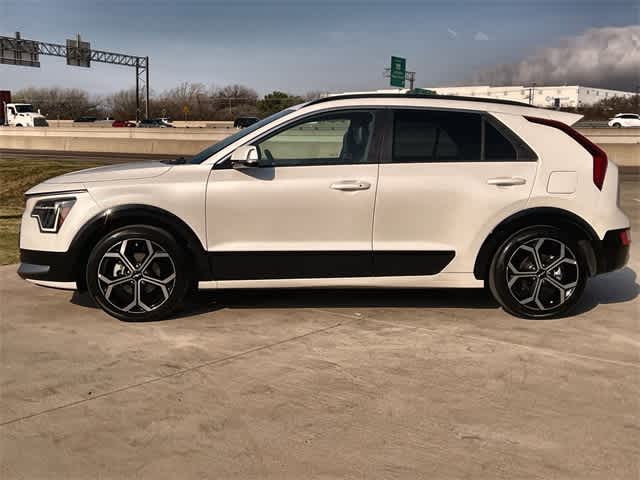 Thumbnail: 2023 Kia Niro - 4