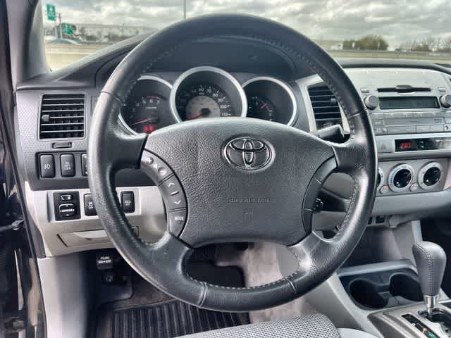 Thumbnail: 2010 Toyota Tacoma - 17