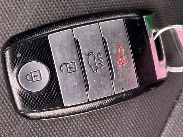 Thumbnail: 2017 Kia Forte - 21