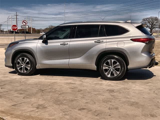 Thumbnail: 2020 Toyota Highlander - 4