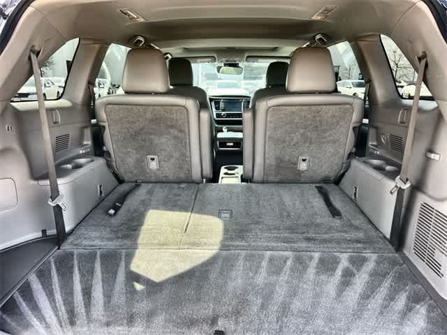 Thumbnail: 2017 Toyota Highlander - 20