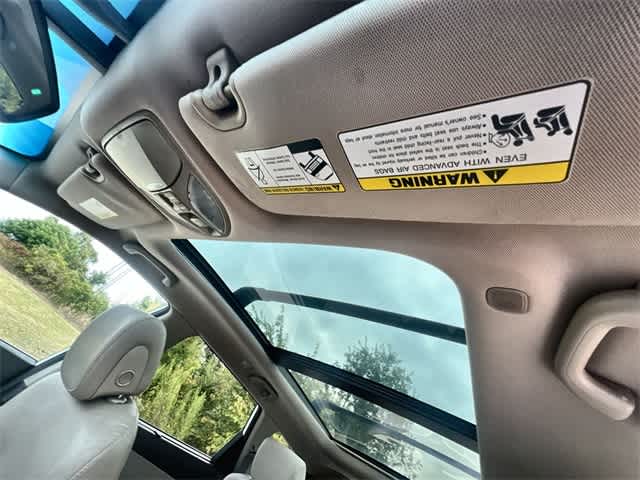 Thumbnail: 2016 Hyundai Santa Fe - 32