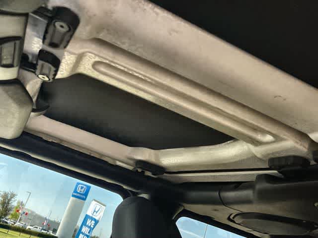 Thumbnail: 2023 Jeep Wrangler - 32