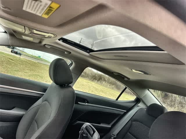 Thumbnail: 2019 Hyundai Elantra - 32