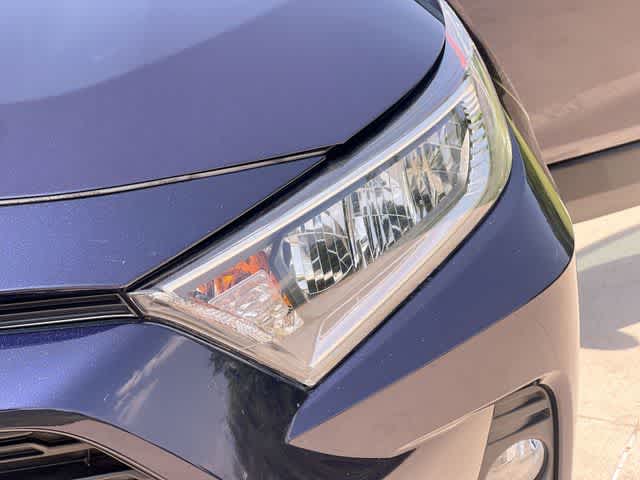 Thumbnail: 2021 Toyota RAV4 - 24