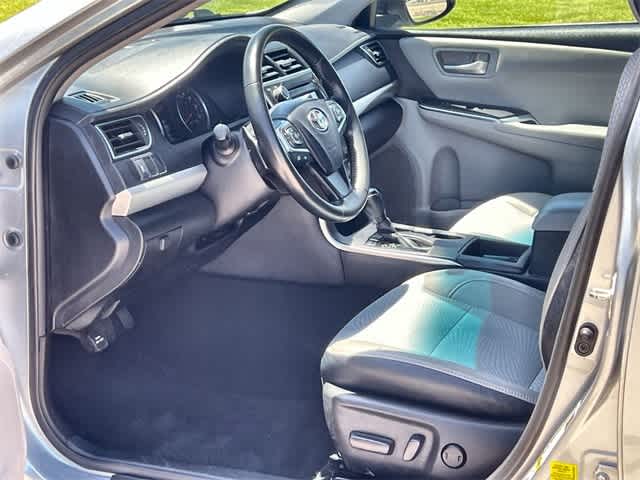 2016 Toyota Camry SE 3