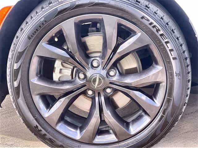 Thumbnail: 2020 Chrysler Pacifica - 9