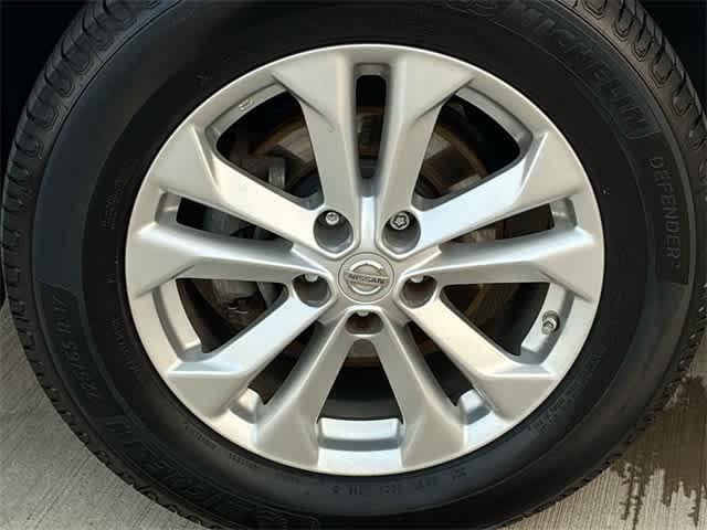 Thumbnail: 2015 Nissan Rogue - 9