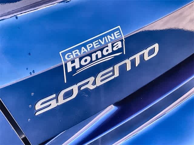 Thumbnail: 2023 Kia Sorento - 8