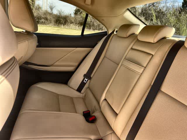 Thumbnail: 2015 Lexus IS - 14