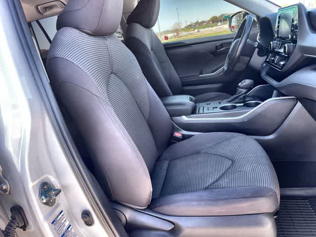 Thumbnail: 2022 Toyota Highlander - 12