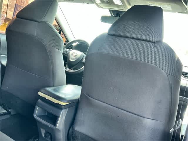 Thumbnail: 2021 Toyota RAV4 - 13