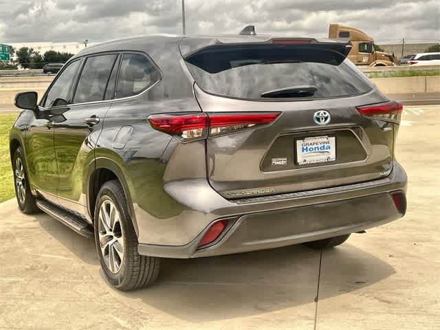 Thumbnail: 2022 Toyota Highlander - 5