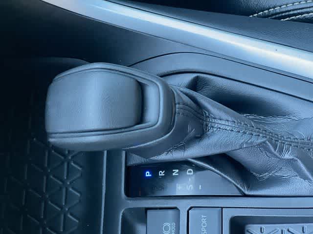 Thumbnail: 2019 Toyota RAV4 - 16