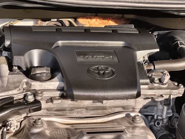 Thumbnail: 2012 Toyota Camry - 10