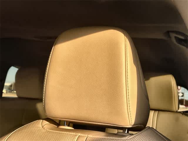 Thumbnail: 2023 Toyota Highlander - 25