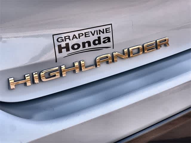 Thumbnail: 2023 Toyota Highlander - 8