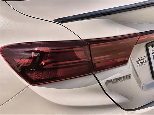 Thumbnail: 2024 Kia Forte - 8