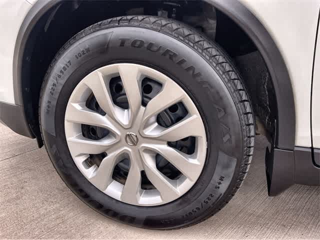 Thumbnail: 2017 Nissan Rogue - 9