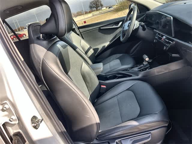 Thumbnail: 2023 Kia Niro - 12