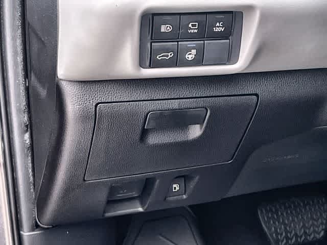 Thumbnail: 2023 Toyota Highlander - 29