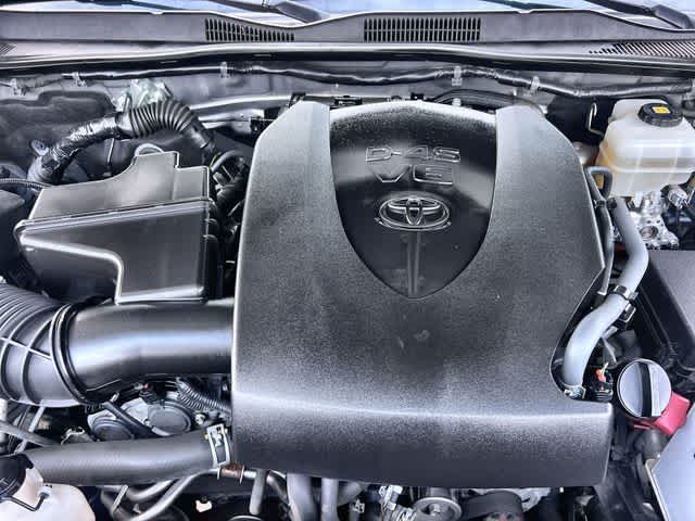 Thumbnail: 2019 Toyota Tacoma - 10