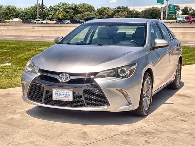 2016 Toyota Camry SE 2