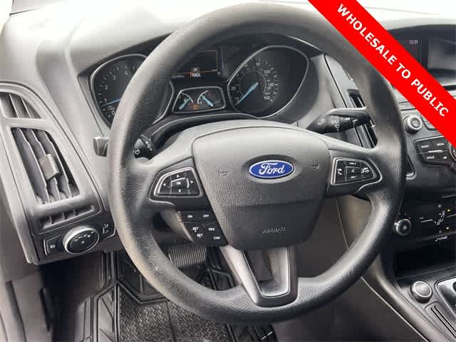 Thumbnail: 2016 Ford Focus - 17