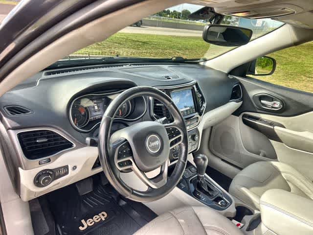 Thumbnail: 2019 Jeep Cherokee - 15