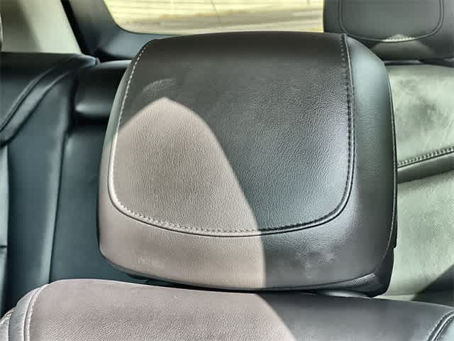 Thumbnail: 2017 Cadillac XT5 - 25