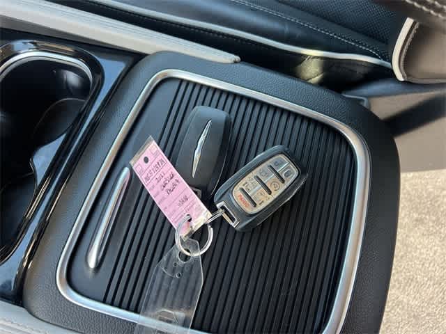 Thumbnail: 2021 Chrysler Pacifica - 21