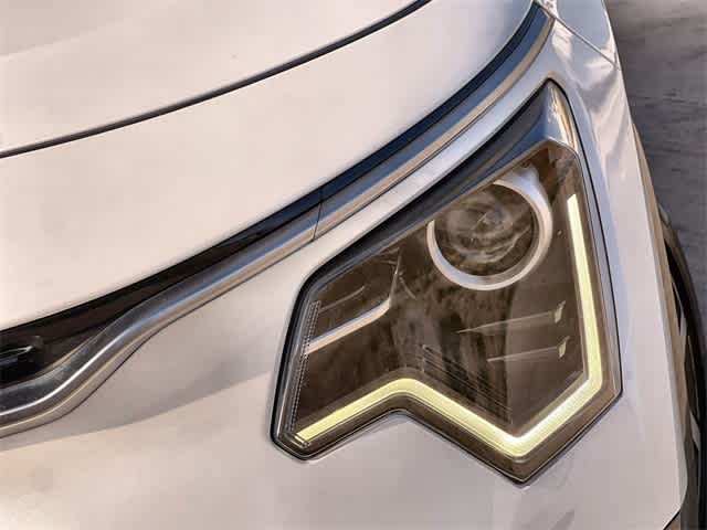 Thumbnail: 2023 Kia Niro - 24