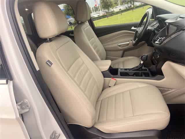 2017 Ford Escape Titanium 12