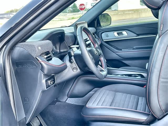 2025 Ford Explorer ST-Line photo 3