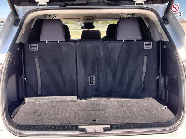 Thumbnail: 2022 Toyota Highlander - 20