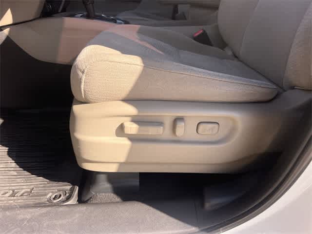 Thumbnail: 2017 Honda Pilot - 31