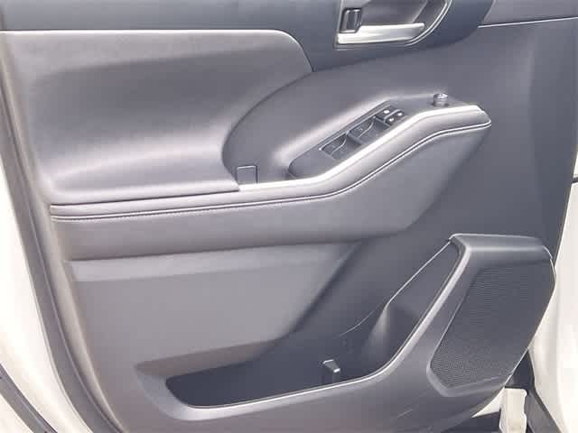 2023 Toyota Highlander L 30