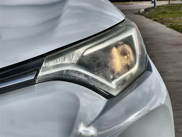 Thumbnail: 2018 Toyota RAV4 - 24