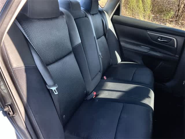 Thumbnail: 2017 Nissan Altima - 14